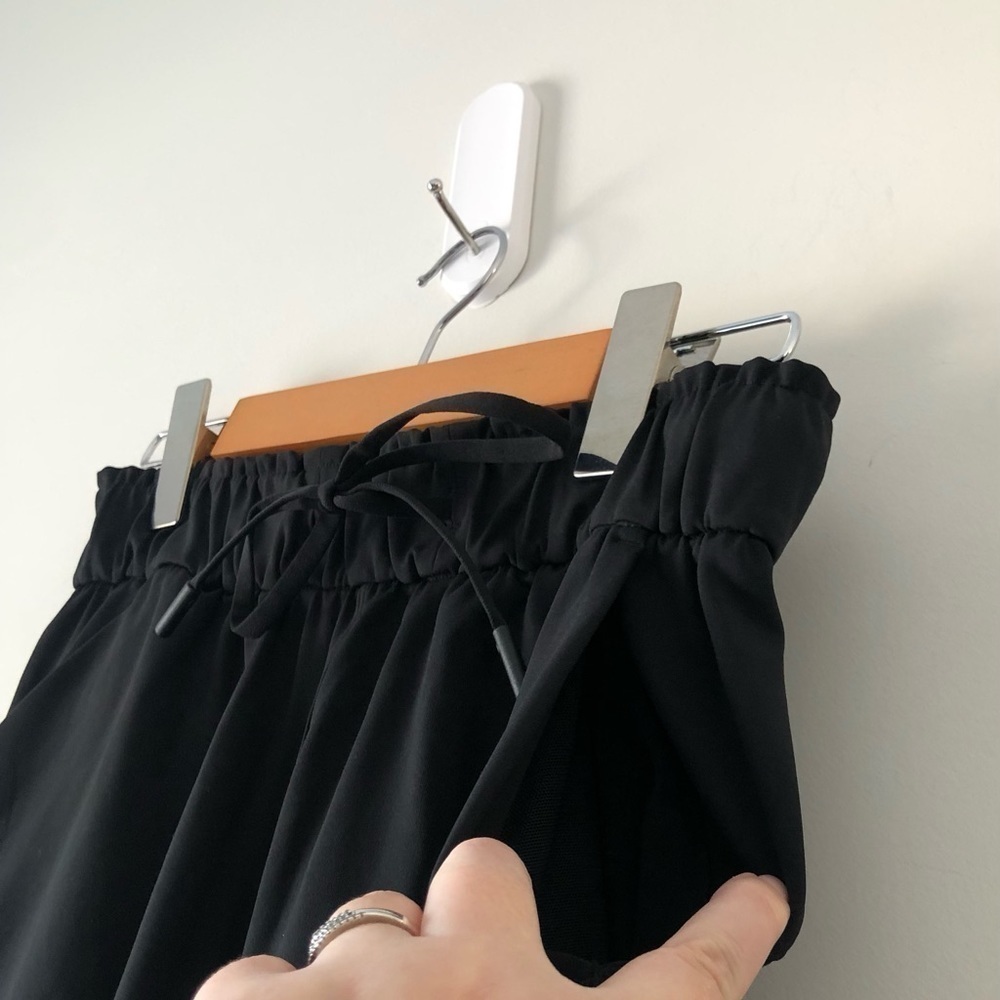 LULULEMON KEEP MOVING CROP HIGH RISE 23” INSEAM BLACK SIZE 4 LIKE NEW - Picture 10 of 11